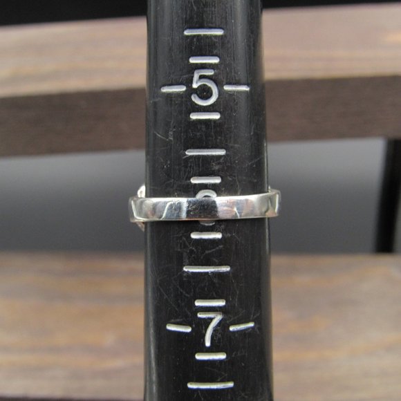 Size 6 Sterling Silver Marvelous Purple CZ Ring - Picture 6 of 8